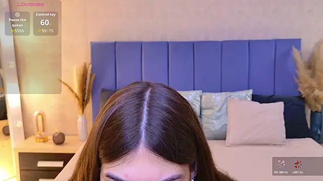 Snapshot of MaggieTurner chatting on November 6, 1:20 am MaggieTurner online show from November 6, 1:20 am