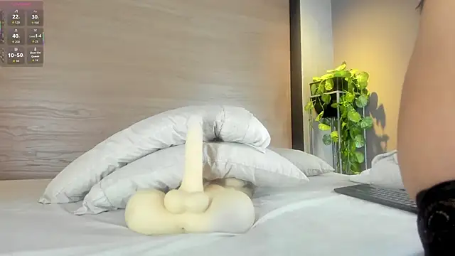 alexamonroe  online show from January 18, 5:16 pm