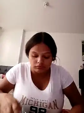 luluboobs9 online show from April 6, 5:25 pm