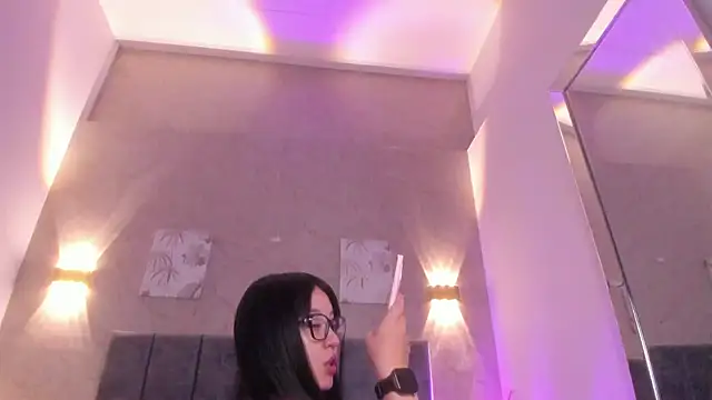 Lunaa bellaa online show from April 13, 7:51 pm