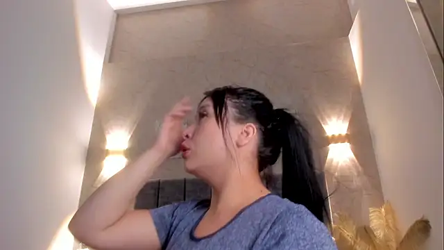 Lunaa bellaa online show from February 17, 7:44 pm