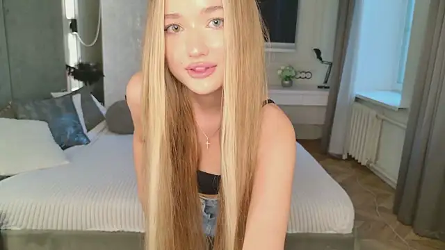Snapshot of milaa_sun chatting on July 1, 2:01 am milaa sun online show from July 1, 2:01 am