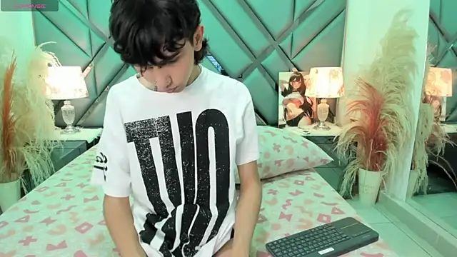 Milan LewisS online show from April 16, 12:39 pm