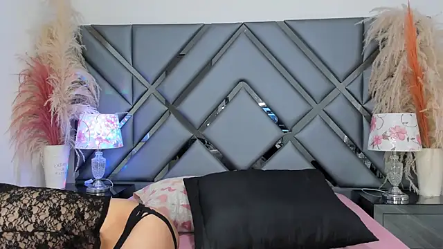 Snapshot of Milan_LewisS chatting on November 8, 12:09 pm Milan LewisS online show from November 8, 12:09 pm