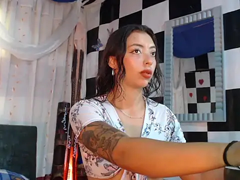 kendraof online show from November 7, 6:12 pm