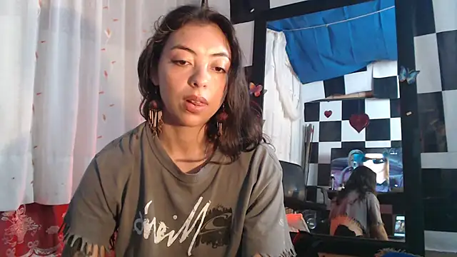 kendraof online show from May 4, 5:27 pm