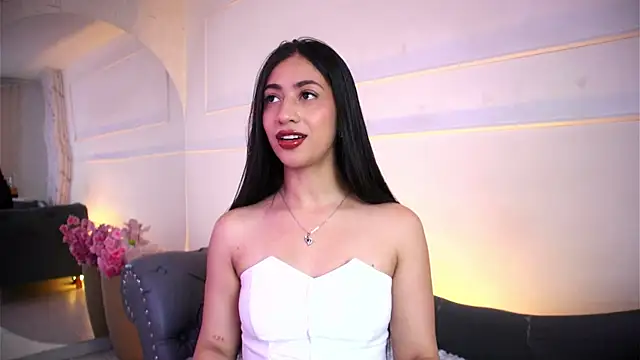 Snapshot of charlotterusso chatting on May 30, 1:17 pm charlotterusso online show from May 30, 1:17 pm