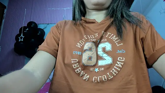 Mindy 19 online show from May 6, 11:09 pm