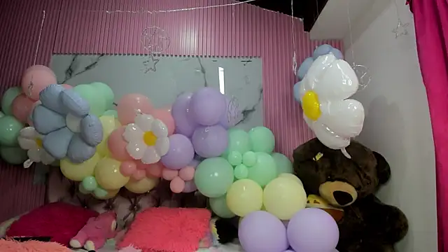 Mindy 19 online show from April 8, 10:55 pm