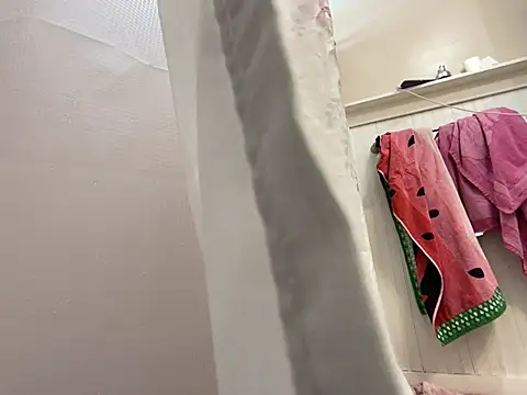 Snapshot of GirlSquirt chatting on February 9, 5:55 pm GirlSquirt online show from February 9, 5:55 pm