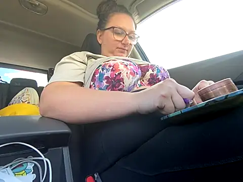 GirlSquirt online show from November 17, 7:18 pm