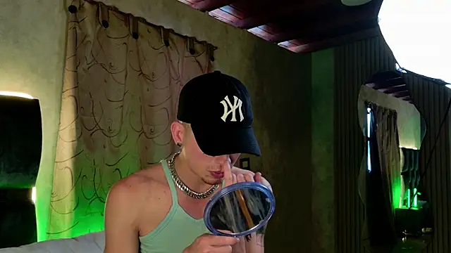 Snapshot of Taurito___ chatting on November 27, 9:48 pm Taurito online show from November 27, 9:48 pm