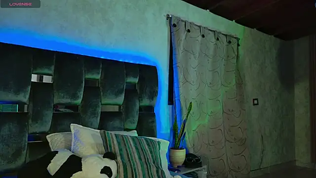 Snapshot of Taurito___ chatting on November 4, 5:22 am Taurito online show from November 4, 5:22 am