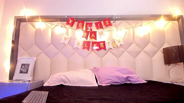 Scarletbigbug online show from February 13, 12:27 pm