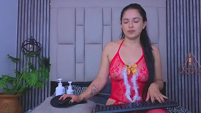 bryonycutee online show from May 15, 11:19 am
