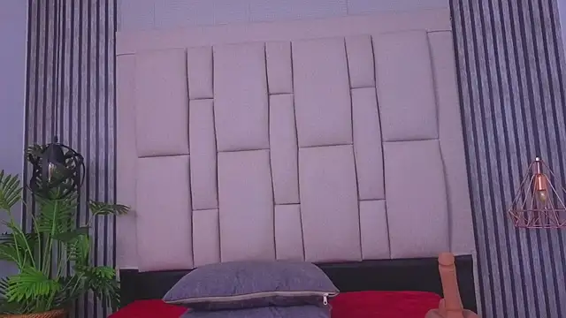 bryonycutee online show from February 10, 11:42 am