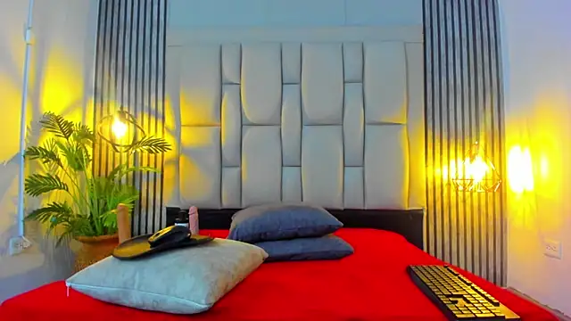 Snapshot of bryonycutee chatting on November 27, 12:16 pm bryonycutee online show from November 27, 12:16 pm