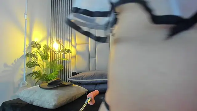 Snapshot of bryonycutee chatting on November 29, 1:44 pm bryonycutee online show from November 29, 1:44 pm