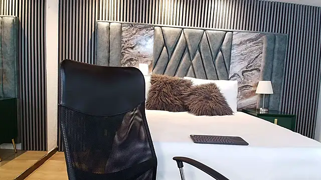 Michael blue online show from February 13, 7:47 pm