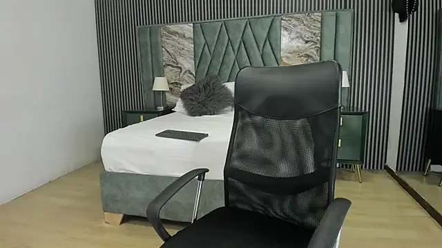 Snapshot of Michael_blue chatting on October 28, 9:03 pm Michael blue online show from October 28, 9:03 pm