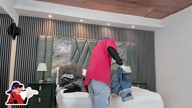 Snapshot of Michael_blue chatting on October 31, 9:32 pm Michael blue online show from October 31, 9:32 pm