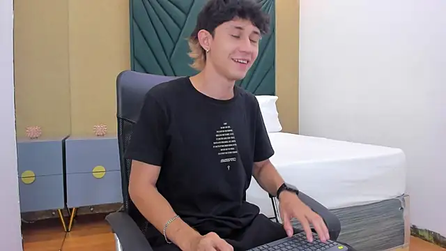 Michael blue online show from December 22, 12:16 pm