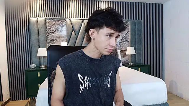 Michael blue online show from February 17, 7:33 pm