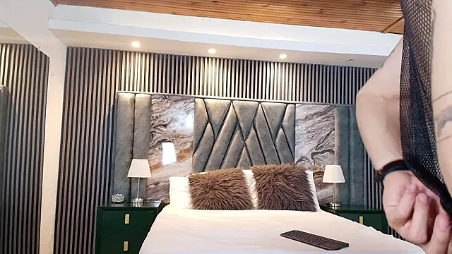 Michael blue online show from February 18, 8:27 pm