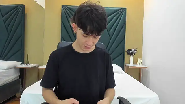 Michael blue online show from April 1, 7:33 pm