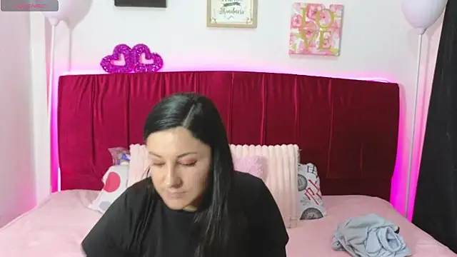 cuteeimy online show from June 1, 7:13 pm