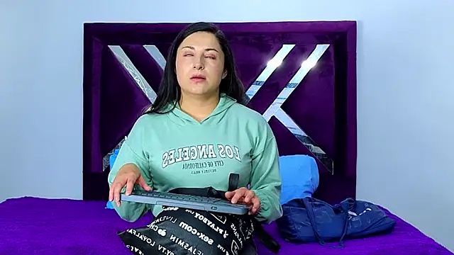 Snapshot of cuteeimy chatting on October 28, 7:13 pm cuteeimy online show from October 28, 7:13 pm