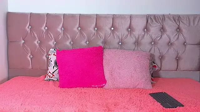 cuteeimy online show from September 15, 7:47 pm