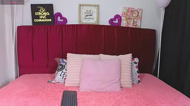 Snapshot of cuteeimy chatting on June 12, 7:33 pm cuteeimy online show from June 12, 7:33 pm