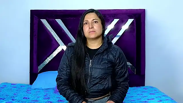 Snapshot of cuteeimy chatting on October 31, 12:24 pm cuteeimy online show from October 31, 12:24 pm