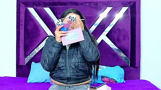 Snapshot of cuteeimy chatting on November 21, 1:54 pm cuteeimy online show from November 21, 1:54 pm