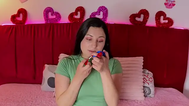 cuteeimy online show from March 7, 7:19 pm