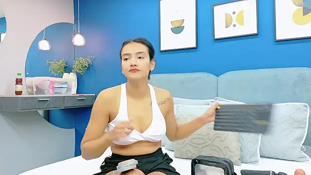 Snapshot of lixie_peyton chatting on December 5, 1:10 pm lixie peyton online show from December 5, 1:10 pm