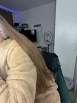 AlysonHuxley  online show from February 7, 1:13 am