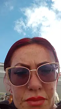 carolinhe  online show from November 26, 8:42 pm