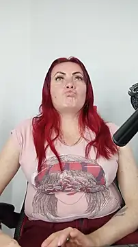 carolinhe  online show from November 14, 8:01 pm