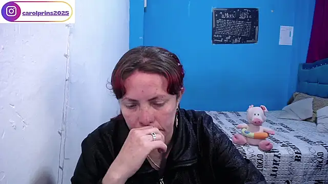 Snapshot of carolinhe_ chatting on March 26, 9:56 pm carolinhe online show from March 26, 9:56 pm