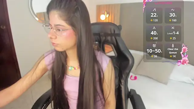 Snapshot of carlina_15 chatting on June 13, 12:25 pm carlina 15 online show from June 13, 12:25 pm