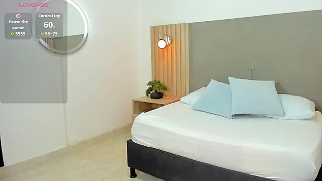 carlina 15 online show from February 12, 1:33 pm