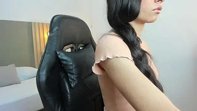 carlina 15 online show from November 4, 12:20 pm