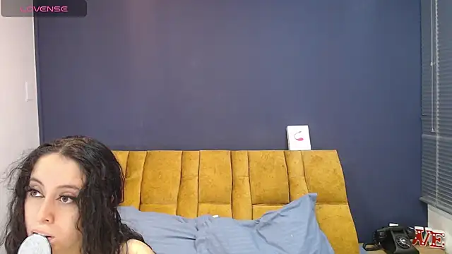 KendraaSimons online show from March 24, 8:31 pm