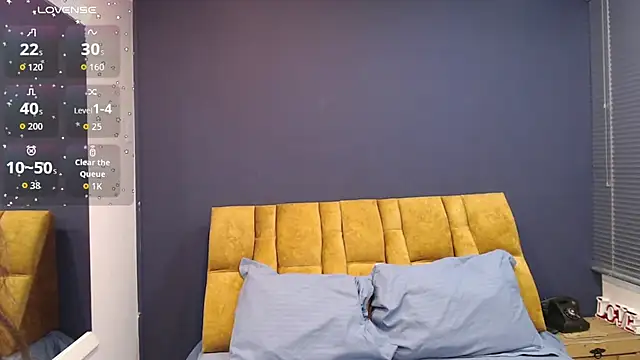 KendraaSimons online show from November 5, 8:01 pm