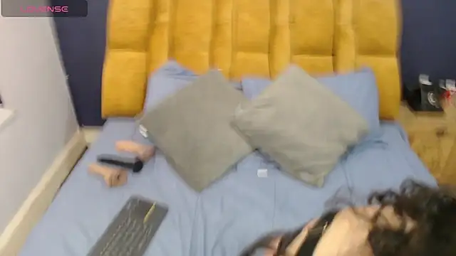 KendraaSimons online show from April 9, 8:37 pm