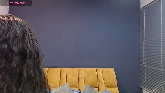 KendraaSimons online show from April 4, 4:13 pm