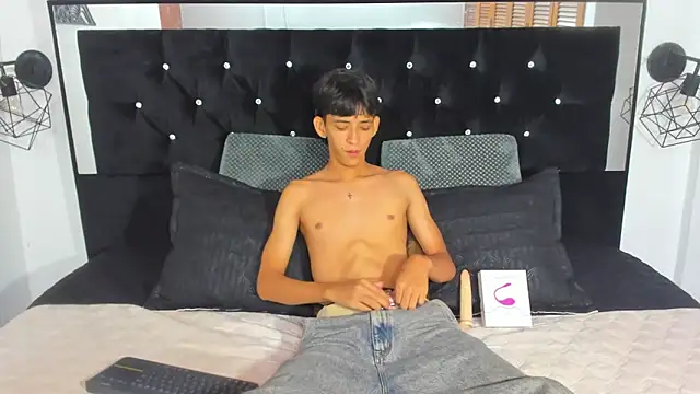 Sebas cat online show from October 12, 11:06 pm