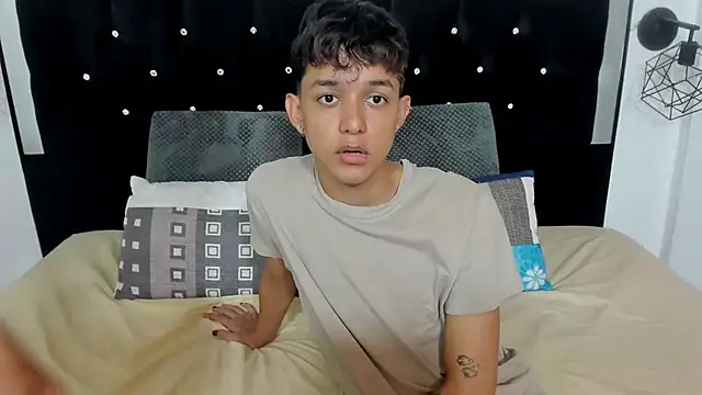 Sebas cat online show from November 29, 9:15 pm